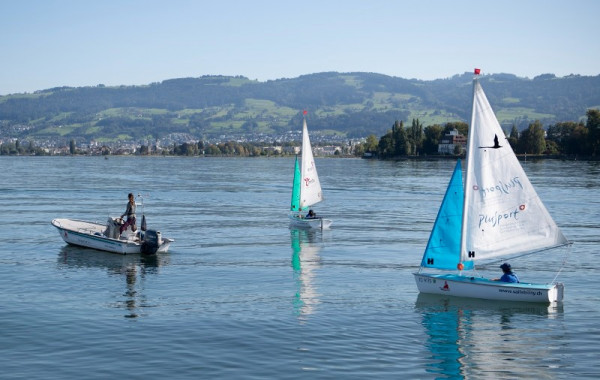 Das Begleitboot des Vereins Sailability.ch (links im Bild) muss ersetzt werden. Dank der grossz&#252;gigen Spende der Lakerider wird das nun m&#246;glich.